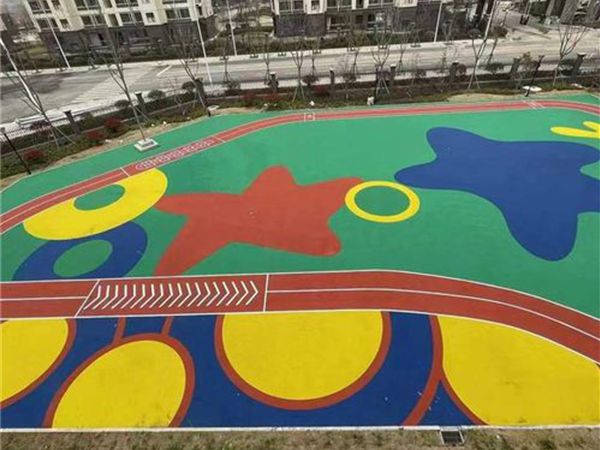彩色沥青路面在停车场、运动球场的应用案例分享 彩色沥青运动场施工